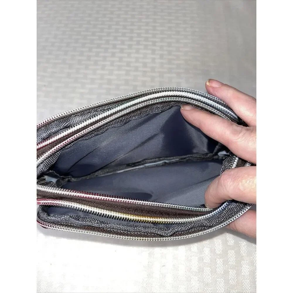 Triple zip wristlet